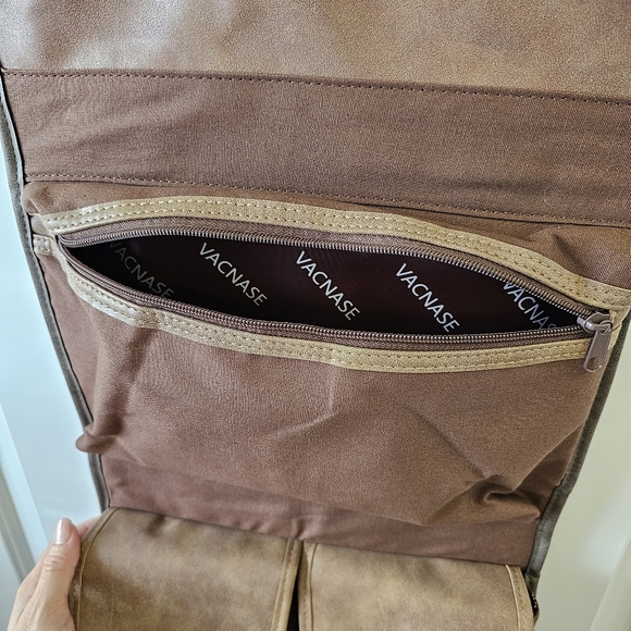 Hanging Toiletry Bag - Picture 4 of 6